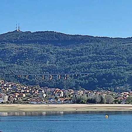 Lovely Blue Moaña